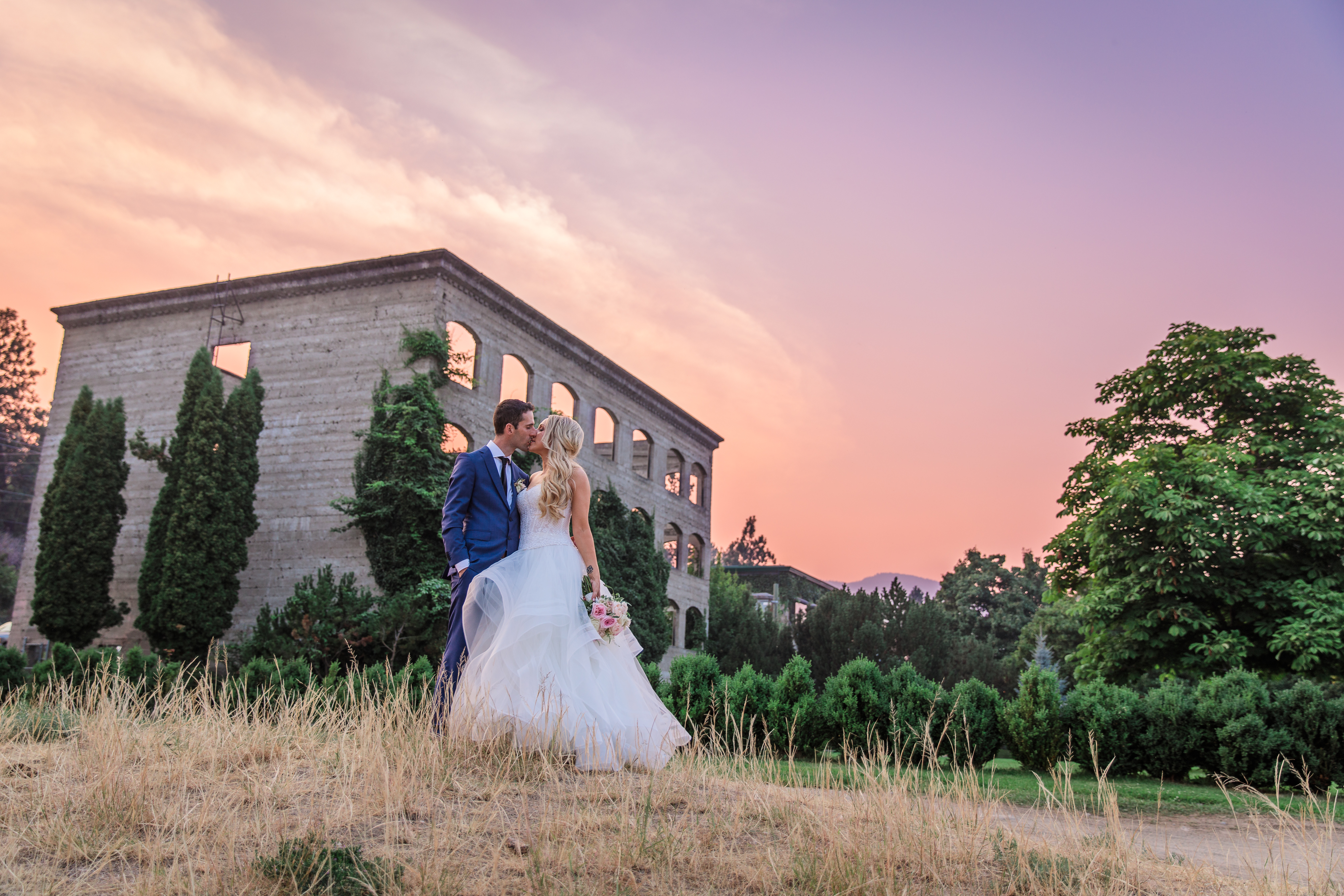 kelowna wedding photographer - hotel 1912 wedding